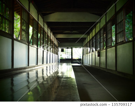 總執寺空蕩蕩的走廊 總執寺空蕩蕩的走廊 135709317