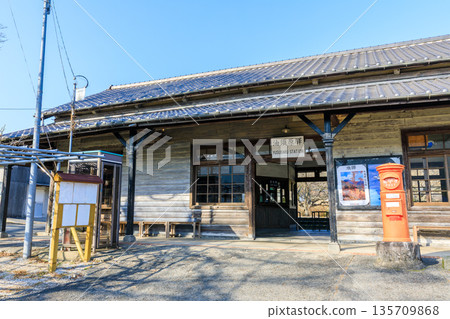 Yusubara Station in winter, Tagawa District, Fukuoka Prefecture 135709868