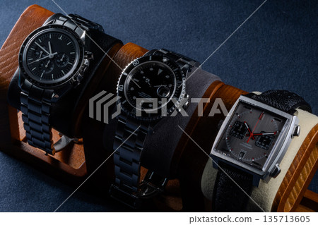 Luxury watch 135713605
