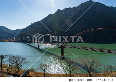 Funaaki Dam Lake, Hamamatsu City, Shizuoka Prefecture: Winter Bridge of Dreams Funaaki Dam Lake, Hamamatsu City, Shizuoka Prefecture: Winter Bridge of Dreams 135717793