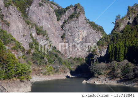 懸崖景色 懸崖景色 135718041
