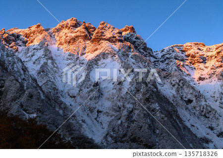 Morning glow (Morgenrot) of Mt. Tanigawa seen from Ichinokurazawa Morning glow (Morgenrot) of Mt. Tanigawa seen from Ichinokurazawa 135718326