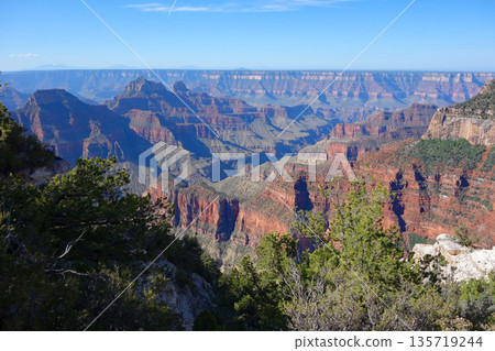 大峽谷北緣(大峽谷旅館周圍景色壯麗) 大峽谷北緣(大峽谷旅館周圍景色壯麗) 135719244