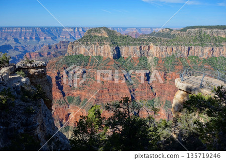大峽谷北緣（大峽谷旅館周圍景色壯麗） 135719246