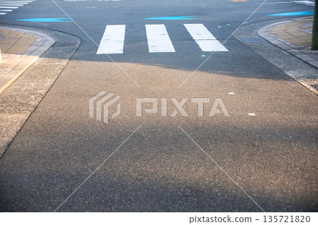 Narrow crosswalk Narrow crosswalk 135721820