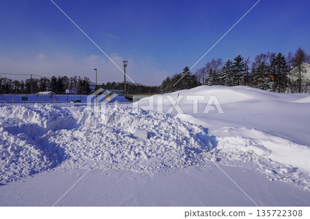 Do-o Expressway, Nopporo Parking Area (downbound, winter) 135722308