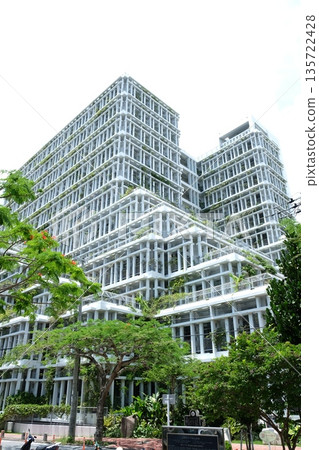 Naha City Hall, surrounded by nature Naha City Hall, surrounded by nature 135722428