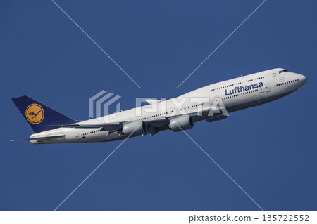 Lufthansa German Airlines B747 135722552