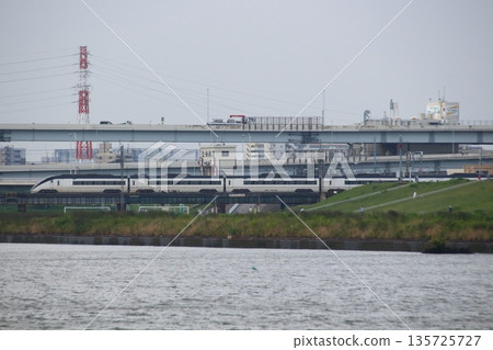 Keisei Skyliner Express crossing the Arakawa Floodway Keisei Skyliner Express crossing the Arakawa Floodway 135725727