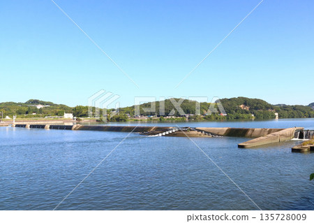 Yoshii River: Kamogoe Weir (Okayama City, Higashi Ward, Okayama Prefecture / Setouchi City) Yoshii River: Kamogoe Weir (Okayama City, Higashi Ward, Okayama Prefecture / Setouchi City) 135728009