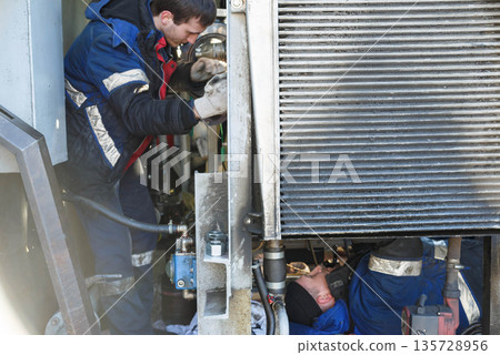 Repair of a diesel generator converted to gas. Repair of a diesel generator converted to gas. 135728956