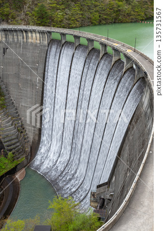 宮城縣/鳴子水壩（荒尾湖）春季美麗的竹簾洩洪道（竹簾洩洪道） 135731567
