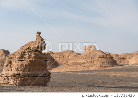 Dunhuang Yardang National Geological Park Column Yardang Dunhuang Yardang National Geological Park Column Yardang 135732420