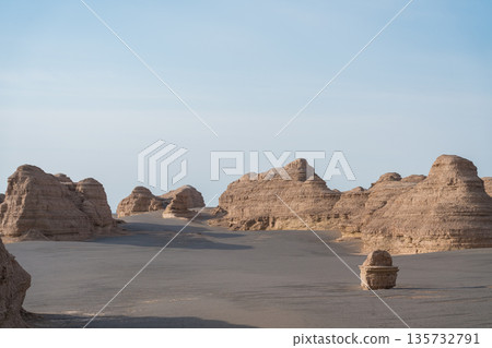Dunhuang Yardang National Geological Park Dunhuang Yardang National Geological Park 135732791