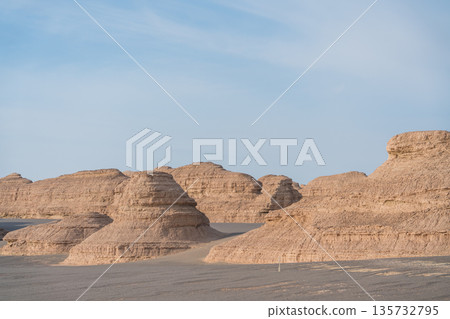Dunhuang Yardang National Geological Park Dunhuang Yardang National Geological Park 135732795