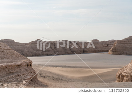 Dunhuang Yardang National Geological Park Dunhuang Yardang National Geological Park 135732800