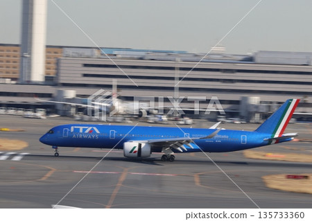 Departure plane Departure plane 135733360