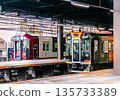 近鐵最新型的通勤列車和阪神列車在近鐵線上運行 135733389