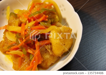 Chicken sweet and sour sauce 135734486