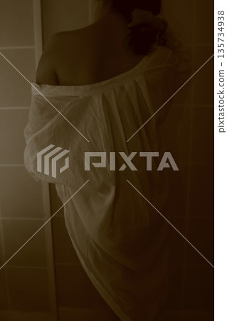 一件白襯衫的女人 一件白襯衫的女人 135734938