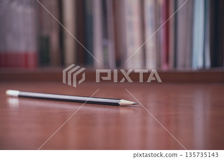 鉛筆 鉛筆 135735143