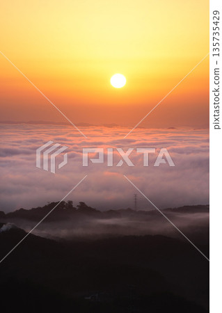 晨曦、日出和雲海 523 晨曦、日出和雲海 523 135735429
