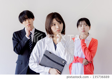 Business Hospital Doctor Research MR 135736889