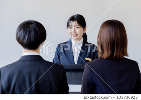 Business woman to open 135736928