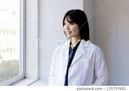 health care worker  135737682