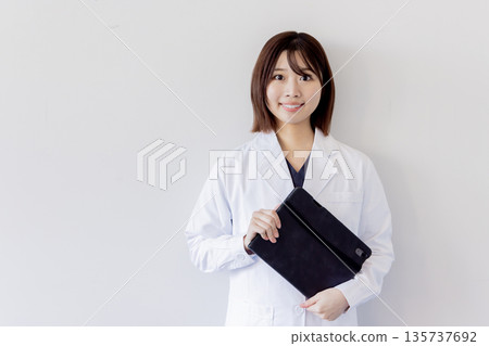 醫護人員 135737692