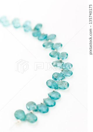 磷灰石淚滴形藍色天然石珠 135740175