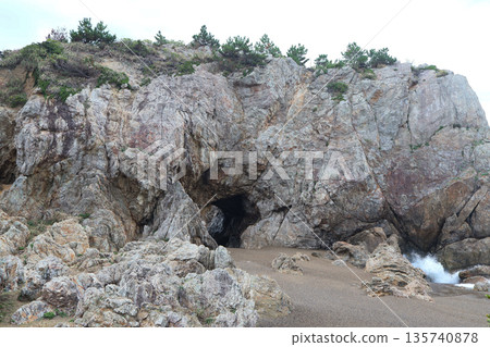 Stone Gate of the Rising Sun (Stone Gate of the Shore) Stone Gate of the Rising Sun (Stone Gate of the Shore) 135740878