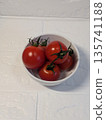 1個新鮮櫻桃番茄 135741188