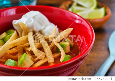 Sopa de Tortilla (Sopa Azteca) (Mexican cuisine) Sopa de Tortilla (Sopa Azteca) (Mexican cuisine) 135742981