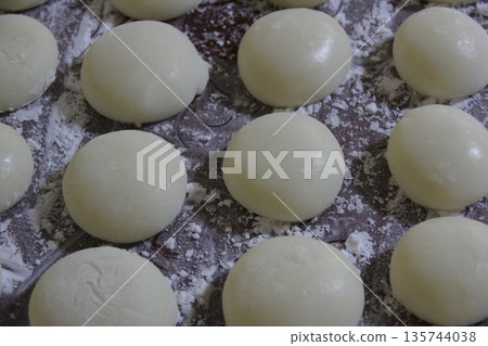 Mochifuri mochi 135744038