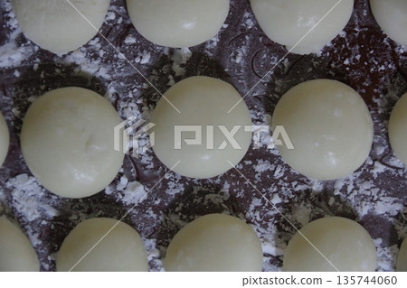 Mochifuri mochi 135744060