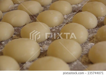 Mochifuri mochi 135744071