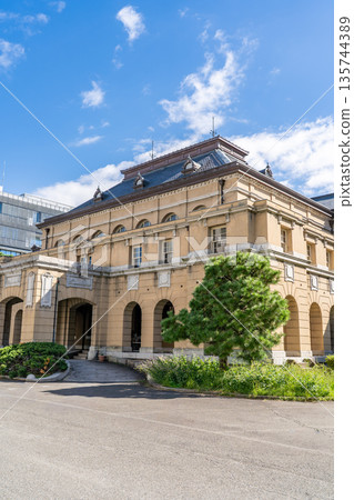 京都府舊廳（日本最古老的政府建築，建於明治時代）背面，重要文化財產，文藝復興風格現代建築 135744389