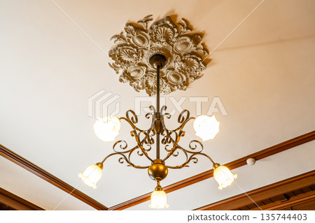 Chandelier in the former dining hall of the former Kyoto Prefectural Government Building (Japan's oldest government building, built in the Meiji era) Important Cultural Property Chandelier in the former dining hall of the former Kyoto Prefectural Government Building (Japan's oldest government building, built in the Meiji era) Important Cultural Property 135744403