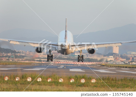 Boeing 737 135745140