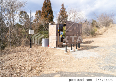弓立山頂公共廁所(埼玉縣比企郡時川町) 弓立山頂公共廁所(埼玉縣比企郡時川町) 135745220
