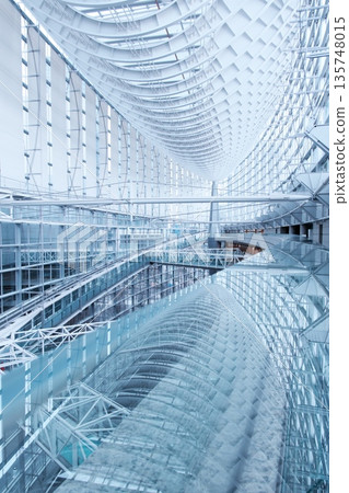 Tokyo International Forum: A futuristic, huge atrium space, glass-walled building, urban landscape, design material 135748015