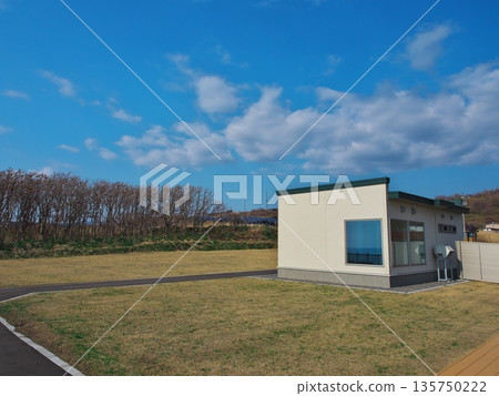 Hokkaido in early summer: Rest area at Shirafura Observation Park on Takise Coast 135750222