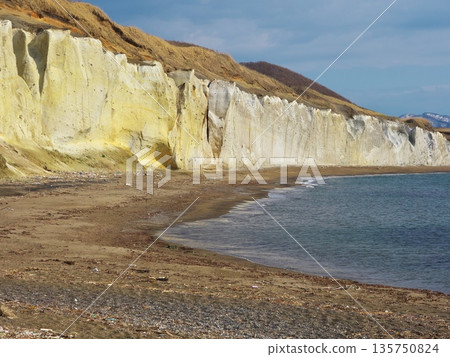 Spring in Hokkaido: Shirafura seen from Takise Coast Spring in Hokkaido: Shirafura seen from Takise Coast 135750824