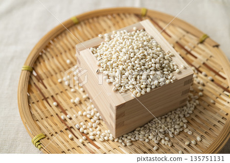 木箱裡的糯大麥 木箱裡的糯大麥 135751131