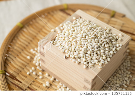 木箱裡的糯大麥 135751135