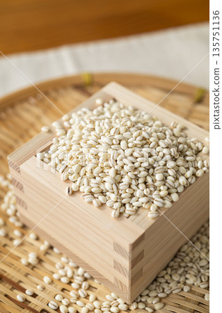 Glutinous barley in a wooden box Glutinous barley in a wooden box 135751136