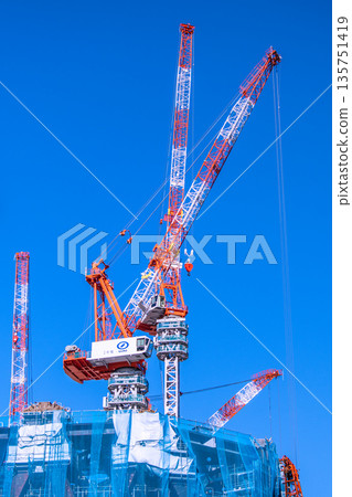 A new view of Tokyo's urban landscape in Japan. Amazing TOKYO TORCH: Huge steel structures and cranes in Otemachi 135751419