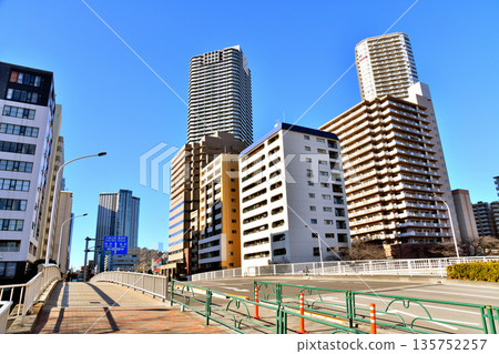 View of Kachidoki Station from near Tsukishima Bridge (Chuo Ward, Tokyo) [January 2026] 135752257