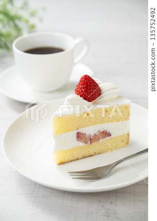 Strawberry shortcake and coffee 135752492
